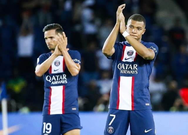  朗斯主场爆冷击败巴黎震惊足坛  