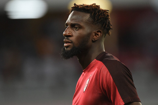  AC米兰中场核心伤退，十人苦战逼平亚特兰大  