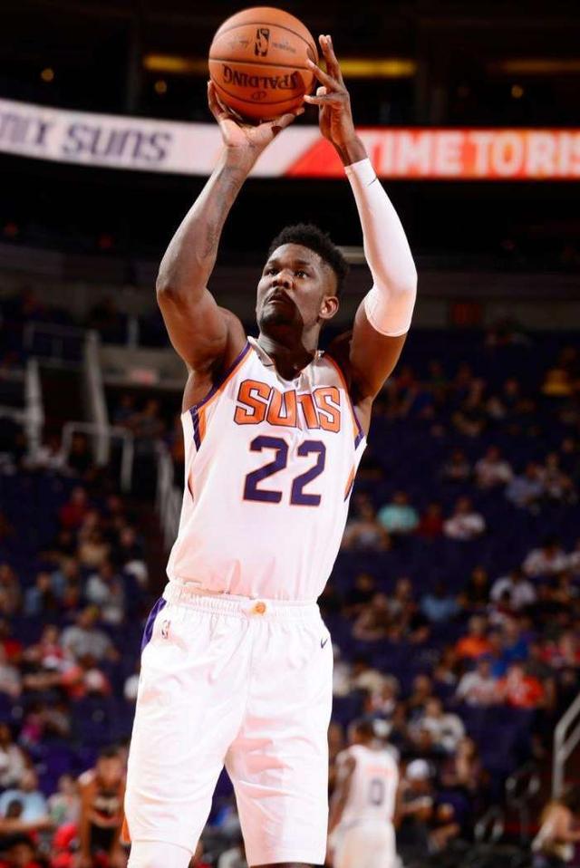  艾顿25+15，开拓者惨败太阳跌出前八  